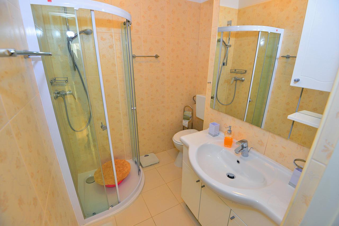 Apartments Jakovic Brela Chambre photo